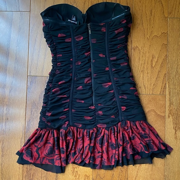 Bebe | strapless black and red rose dress - Picture 2 of 3